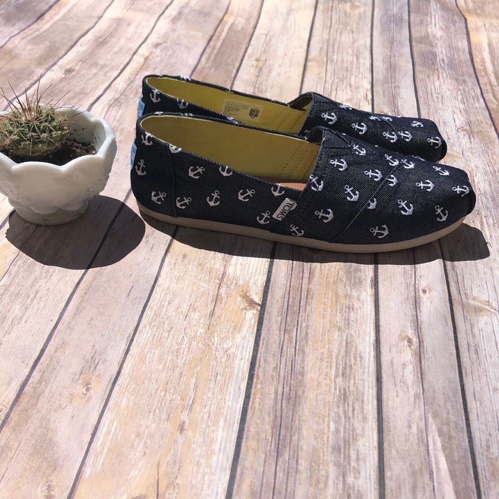 TOMS nautical theme NWT ⚓️